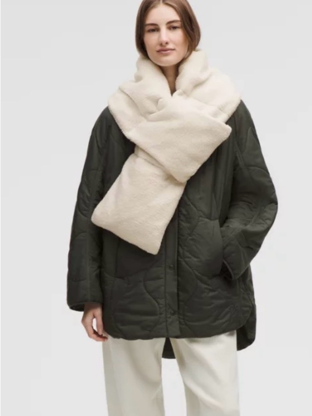 Lululemon Down Wunder Puff
Velour Scarf Ivory $98